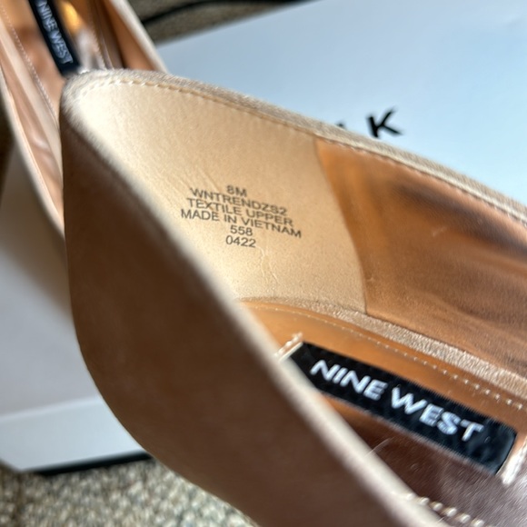 NWOT • Nine West • Women's Tunips Pointy Toe Pump • Barely Nude/Rhinestone • 8M - Picture 8 of 17